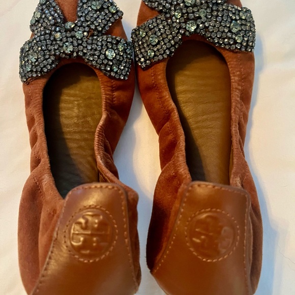 Tory Burch suede & beaded crystal flats/slippers - Picture 2 of 4